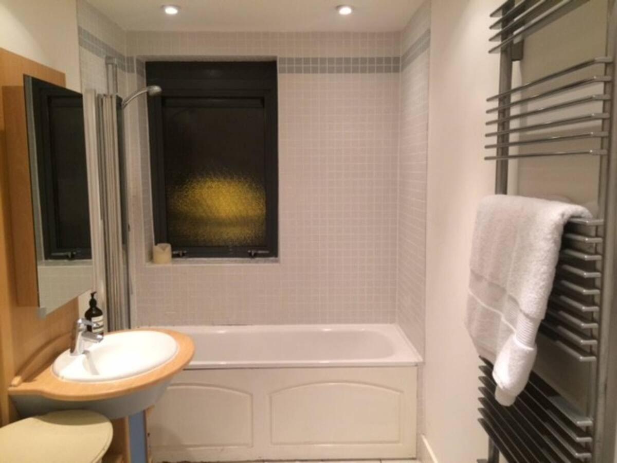 Spacious, Bright And Modern Flat In Holloway 伦敦 外观 照片